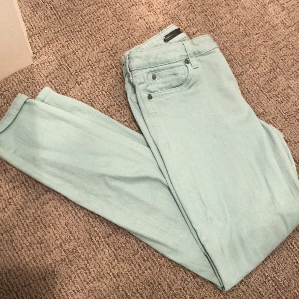 Stretchy Seafoam color skinny jeans